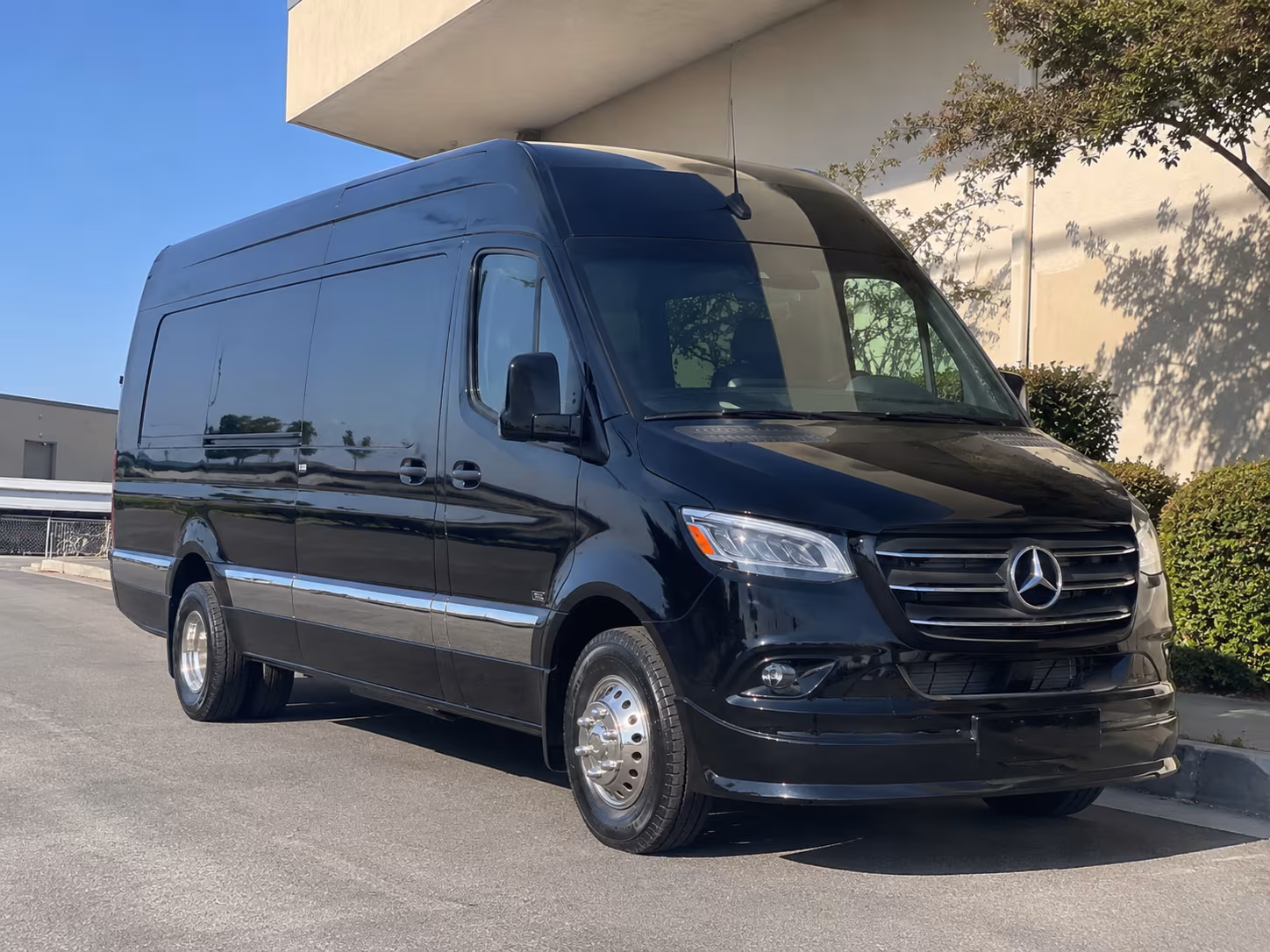 bus rental options for missouri city trips