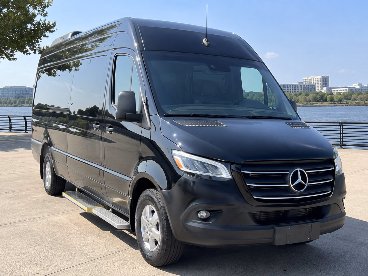 easily book transportation for your next prom 5