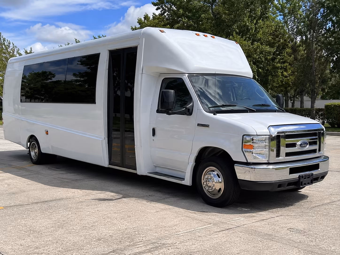 large scale shuttle bus services for missouri city corporate relocations and training events