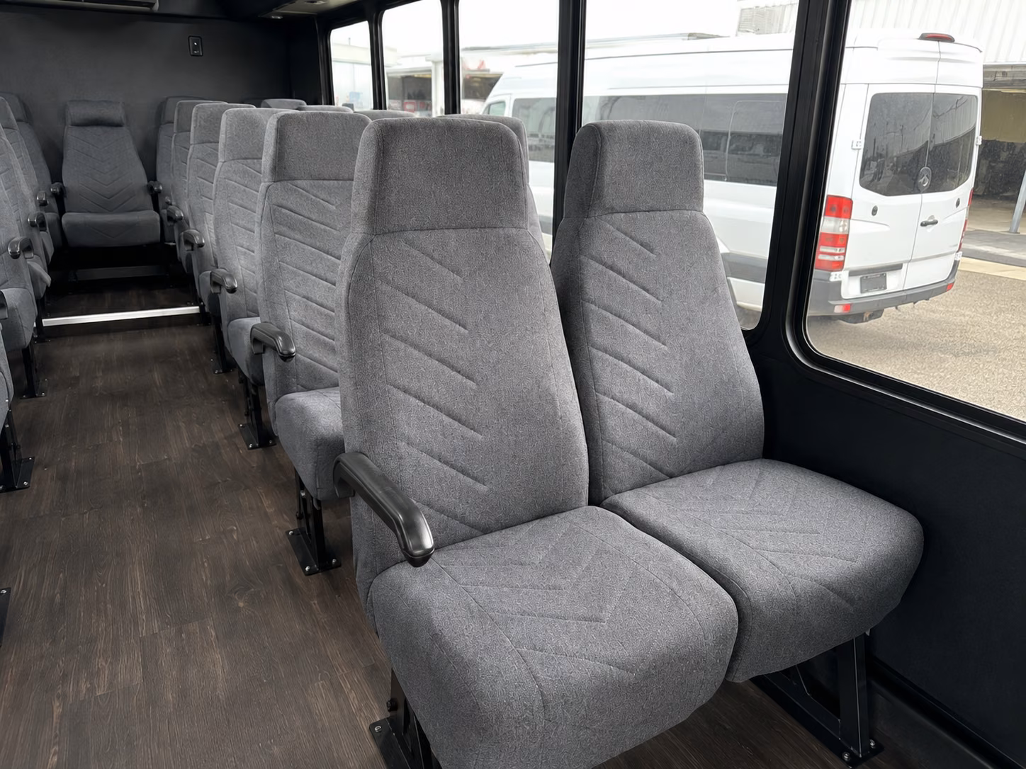 minibuses and sprinter vans for executive transportation in fort bend county